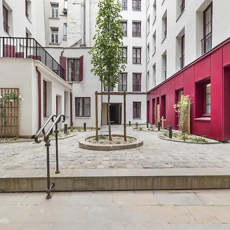 Out Of Africa Apartment Paris